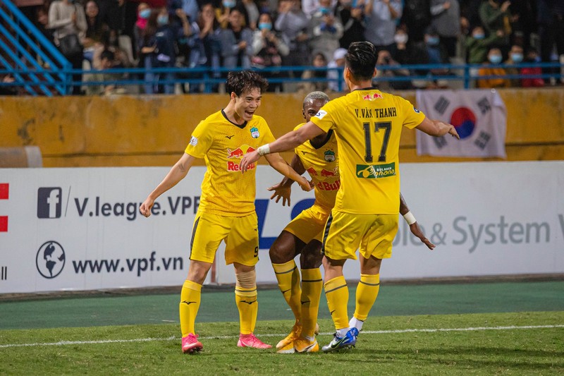  HAGL ẵm trọn các danh hiệu V-League tháng 4 