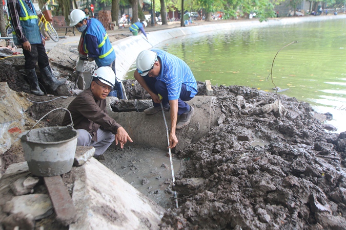 (ĐCSVN) – Vượt qua nhiều công trình tiêu biểu, công trình “Kè bảo vệ bờ hồ Hoàn Kiếm bằng công nghệ bê tông cốt phi kim, thành mỏng, khối rỗng, liên kết module” của tác giả Hoàng Đức Thảo - Tổng Giám đốc Công ty cổ phần Khoa học công nghệ Việt Nam (Busadco) vừa vinh dự nhận giải Nhất giải thưởng sáng tạo KHCN Việt Nam (Vifotec) năm 2021.