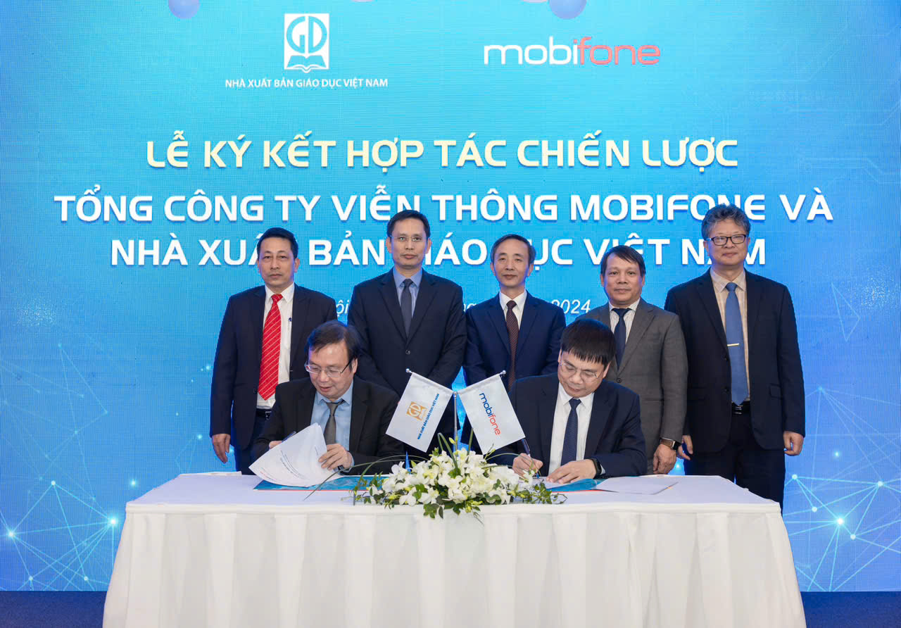 (ĐCSVN)- Sự kết hợp giữa Tổng công ty Viễn thông MobiFone và Nhà Xuất bản Giáo dục Việt Nam hứa hẹn mang lại những đột phá tích cực trong việc cung cấp nội dung giáo dục chất lượng và tạo ra môi trường học tập hiện đại, hấp dẫn hơn cho học sinh, nhà giáo và nhà trường.