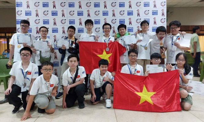 (ĐCSVN) -16/17 học sinh Việt Nam thi Olympic Toán học trẻ quốc tế đạt giải cá nhân, trong đó có 15 huy chương (3 vàng, 6 bạc, 6 đồng), 1 giải khuyến khích.