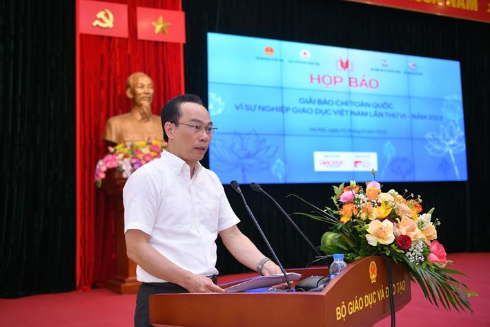 (ĐCSVN)- Năm 2023 là năm thứ 6 Giải báo chí toàn quốc “Vì sự nghiệp giáo dục Việt Nam” được tổ chức. Qua đây, giúp xã hội hiểu đúng, đầy đủ về giáo dục; từ đó chia sẻ, hỗ trợ, đồng hành với thầy, cô giáo trên cả nước nói riêng và toàn ngành giáo dục nói chung.