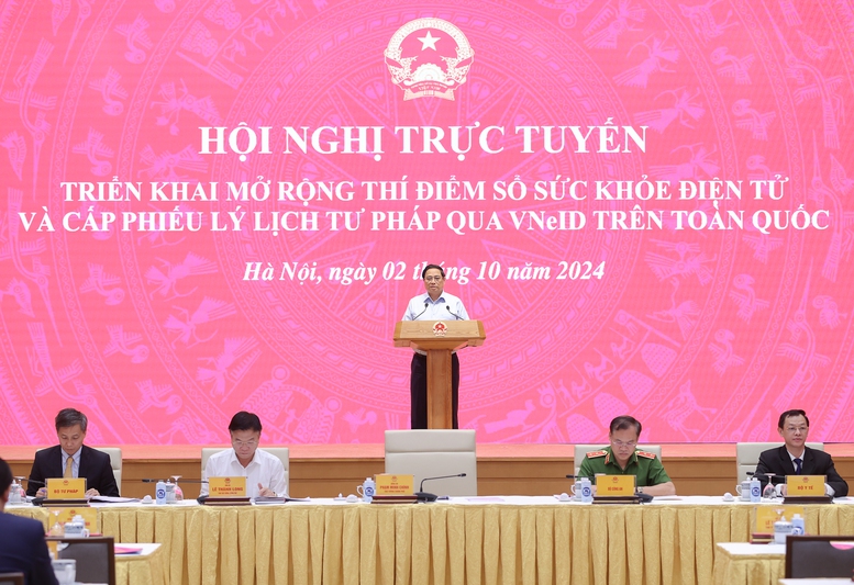 (ĐCSVN) - Việc triển khai thí điểm 02 ứng dụng nêu trên thể hiện 3 phù hợp (phù hợp chủ trương, đường lối, cơ chế, chính sách của Đảng, Nhà nước, Chính phủ về chuyển đổi số quốc gia, lấy người dân làm trung tâm, làm chủ thể; phù hợp lợi ích, nguyện vọng của người dân, doanh nghiệp; phù hợp với điều kiện thực tiễn) và mang lại 03 lợi ích lớn.