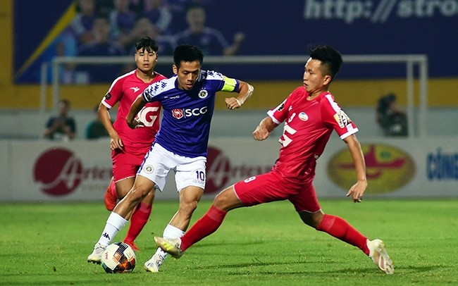  TP Hồ Chí Minh bị cầm chân, Hà Nội FC tiến sát chức vô địch 