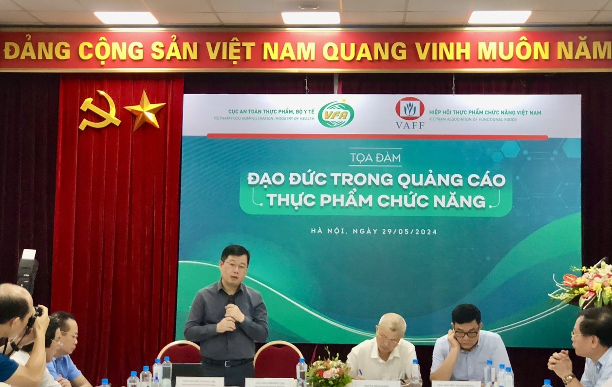 (ĐCSVN) – Theo các chuyên gia, cần siết chặt hơn nữa trong công tác quản lý, xử lý các nhãn hàng, các nhà sản xuất vi phạm về quảng cáo thực phẩm chức năng (TPCN); cần mạnh tay hơn để tránh việc một số doanh nghiệp thiếu đạo đức làm ảnh hưởng tới cả thị trường TPCN.