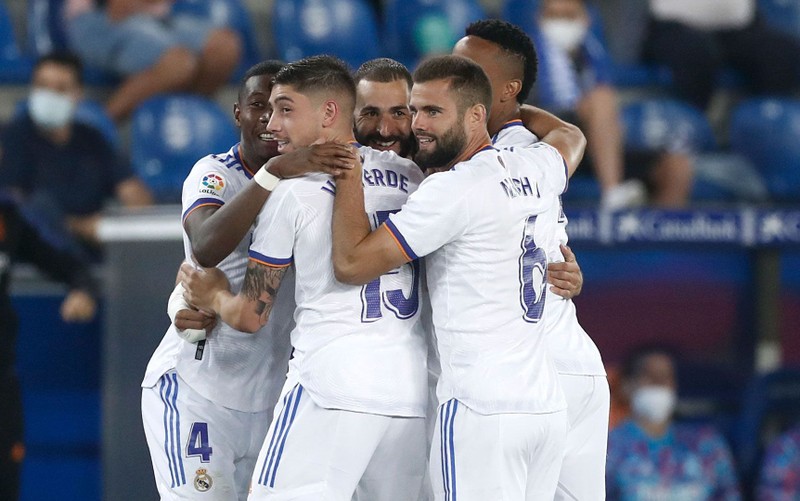  Benzema lập cú đúp, Real ra quân thắng lợi 