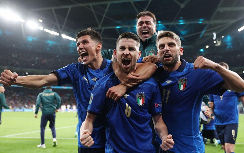  Thắng kịch tính luân lưu, Italia vào chung kết EURO 2020 