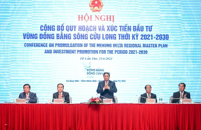 (ĐCSVN) – Việc thực hiện quy hoạch vùng Đồng bằng sông Cửu Long (ĐBSCL) chỉ có thể đạt kết quả cao nhất nếu huy động thành công các dự án đầu tư từ mọi thành phần kinh tế và khơi dậy, nuôi dưỡng tinh thần kinh doanh mạnh mẽ của doanh nghiệp và người dân.