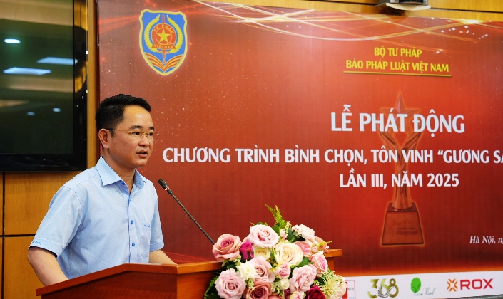 (ĐCSVN) - Chương trình bình chọn, tôn vinh “Gương sáng pháp luật” lần III năm 2025 tiếp tục là hoạt động nhằm biểu dương, tôn vinh các cá nhân tiêu biểu trong việc xây dựng và thi hành pháp luật. Qua đó, lan toả tinh thần thượng tôn pháp luật và các giá trị nhân văn.