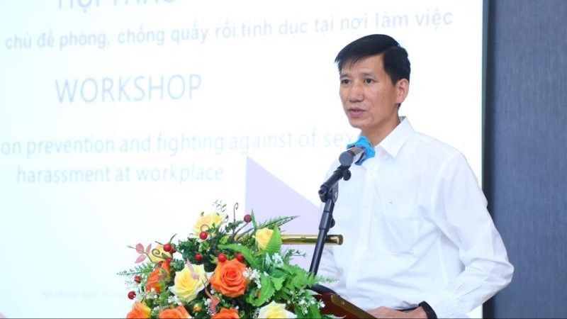 (ĐCSVN) - Cơ quan An ninh điều tra - Công an Thành phố Hà Nội đã ra Quyết định khởi tố vụ án hình sự, Quyết định khởi tố bị can, Lệnh tạm giam đối với Nguyễn Văn Bình, Vụ trưởng Vụ Pháp chế, Bộ Lao động - Thương binh và Xã hội, về tội “Cố ý làm lộ bí mật Nhà nước”.