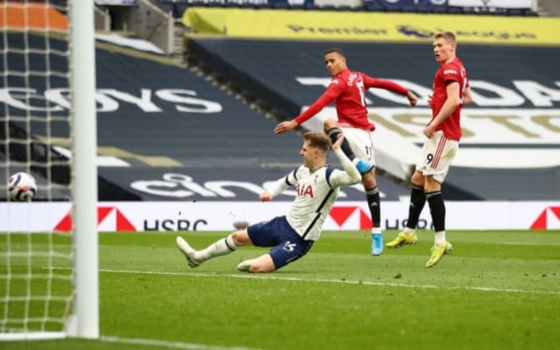  Man United thắng Tottenham 3-1 trên sân khách 