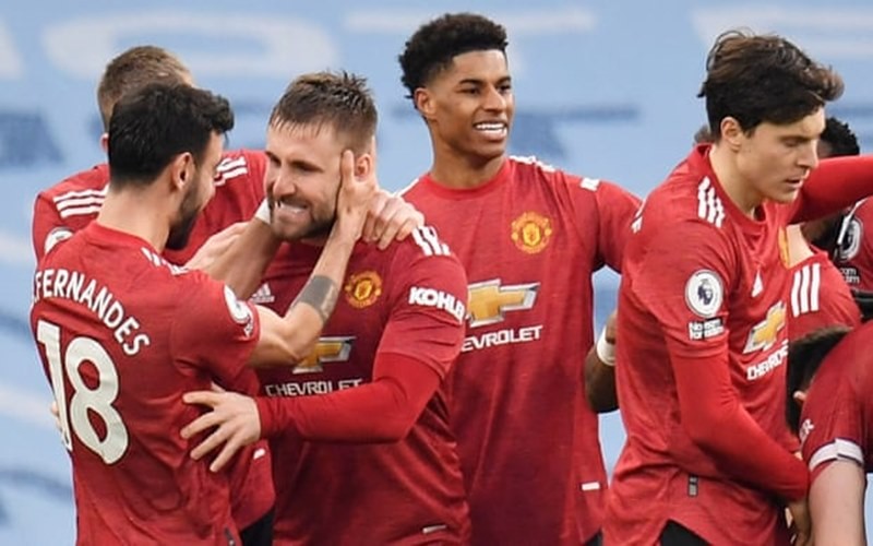  Thắng Man City 2-0, Man United đòi lại ngôi nhì bảng 