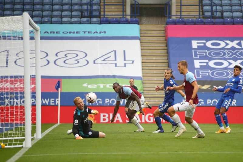  Leicester thua West Ham 0-3 trên sân nhà 