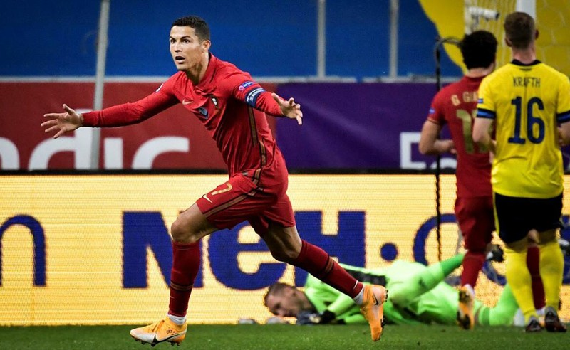  Ronaldo ghi bàn thắng thứ 101 cho tuyển Bồ Đào Nha 