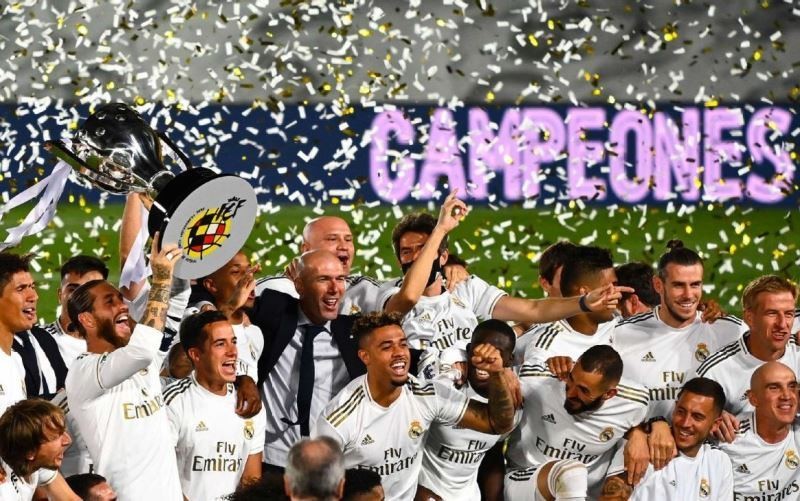  Benzema lập cú đúp, Real vô địch La Liga 