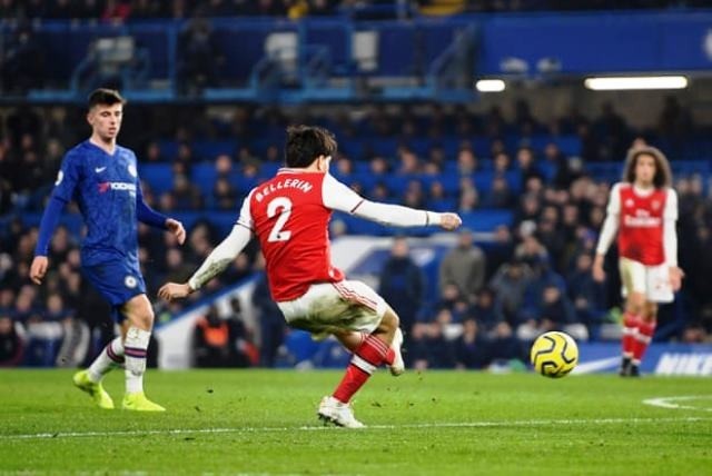  Arsenal giành điểm kịch tính trên sân của Chelsea 