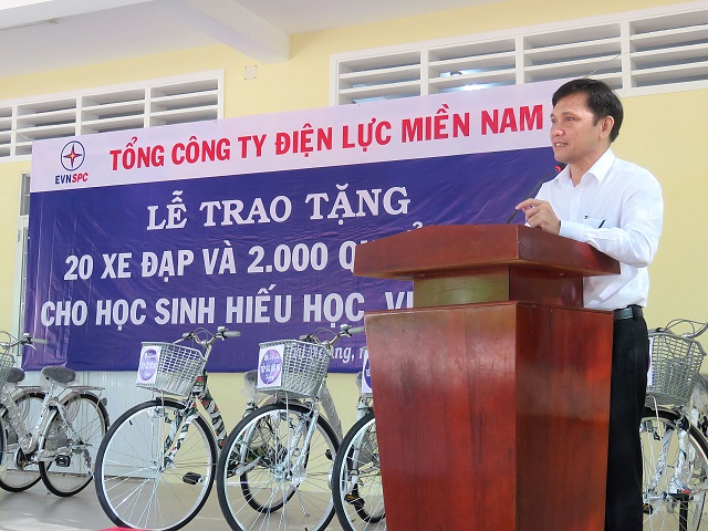 (ĐCSVN) -Những năm qua, bên cạnh nhiệm vụ bảo đảm cung cấp điện phục vụ phát triển kinh tế, sinh hoạt của Nhân dân trên địa bàn các tỉnh, thành phố phía nam, Tổng Công ty Điện lực miền Nam và các đơn vị thành viên thường xuyên tham gia nhiều hoạt động, chương trình an sinh xã hội, cùng thể hiện doanh nghiệp trách nhiệm với cộng đồng. 