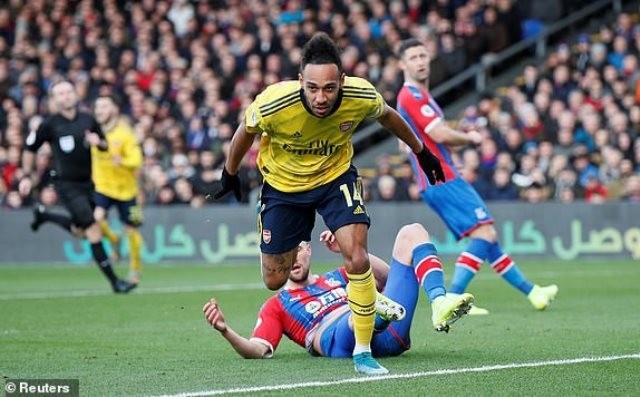  Arsenal chia điểm trên sân của Crystal Palace 