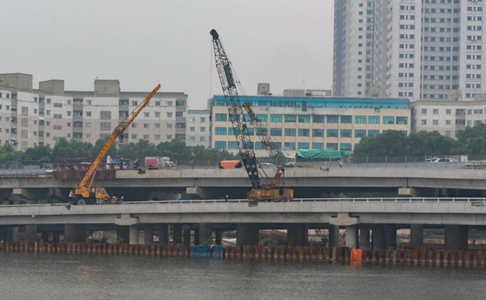 (ĐCSVN) - Ban Quản lý dự án đầu tư xây dựng công trình giao thông thành phố Hà Nội  khẳng định quyết tâm hoàn thành dự án trước ngày 10/10 nhằm chào mừng kỷ niệm 66 năm ngày Giải phóng Thủ đô và Đại hội  Đảng bộ thành phố Hà Nội lần thứ XVII (nhiệm kỳ 2020 - 2025), rút ngắn tiến độ khoảng 1 tháng. 