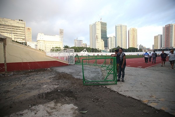  SVĐ Rizal Memorial "chạy đua" cùng ngày khai mạc môn bóng đá 