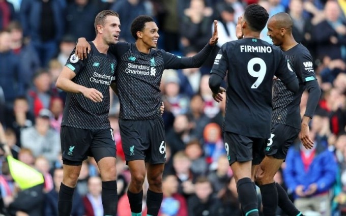  Thắng đẹp Burnley 3-0, Liverpool giữ vững ngôi đầu 