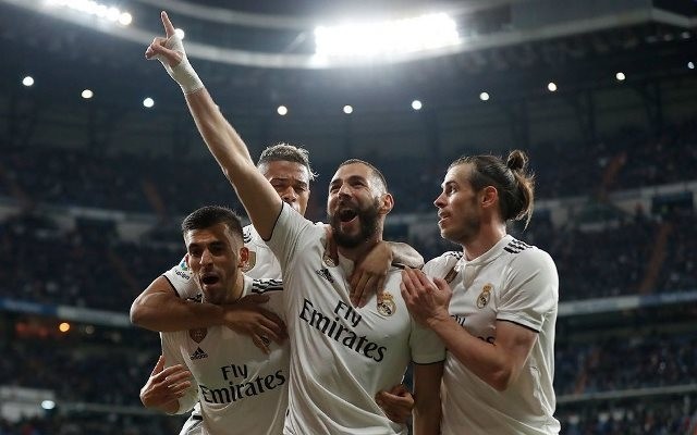  Benzema ghi bàn phút 89, Real nhọc nhằn thắng đội bét bảng 