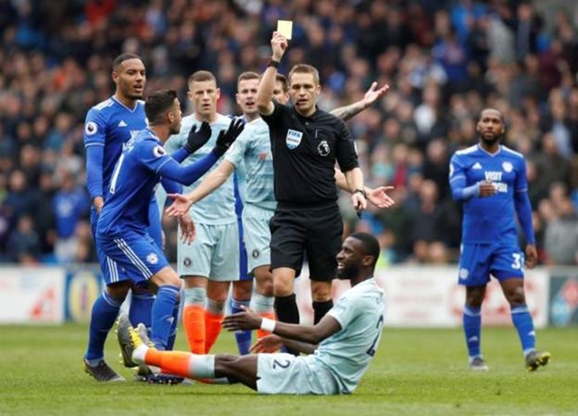  Chelsea thắng may mắn Cardiff 2-1 