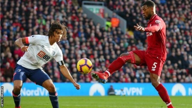  Thắng Bournemouth 3-0, Liverpool lấy lại ngôi đầu bảng 