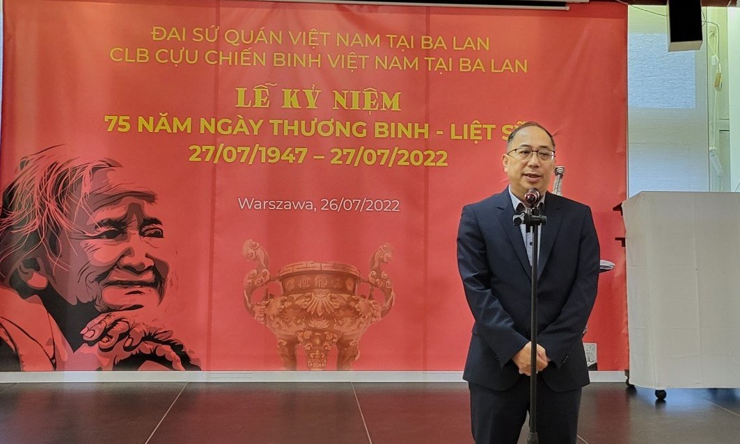 (ĐCSVN) – Nhân dịp kỷ niệm 75 năm Ngày Thương binh – Liệt sĩ (27/2/1947-27/7/2022), ngày 26/7, Đại sứ quán Việt Nam tại Ba Lan và Hội người Việt Nam tại Ba Lan đã tổ chức buổi gặp mặt các cựu chiến binh, thương bệnh binh, thân nhân gia đình liệt sỹ đang sinh sống, làm việc tại Ba Lan.