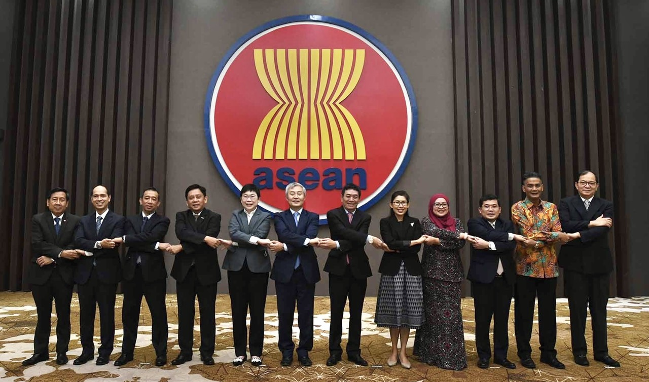 (ĐCSVN) – Trên cương vị nước điều phối quan hệ ASEAN – Hàn Quốc nhiệm kỳ 2021 - 2024, Đại sứ Nguyễn Hải Bằng, Trưởng Phái đoàn Việt Nam tại ASEAN đã đồng chủ trì cuộc họp lần thứ 9 Ủy ban Hợp tác chung ASEAN – Hàn Quốc (AK JCC) diễn ra ngày 24/5 tại trụ sở Ban thư ký ASEAN ở Jakarta.