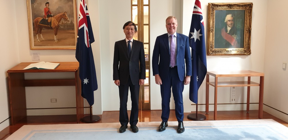 (ĐCSVN) –  Chủ tịch Hạ viện Tony Smith đánh giá cao quan hệ Đối tác chiến lược Việt Nam – Australia, cho rằng quan hệ hai nước tiếp tục phát triển ngày càng tin cậy, thiết thực và đi vào chiều sâu.