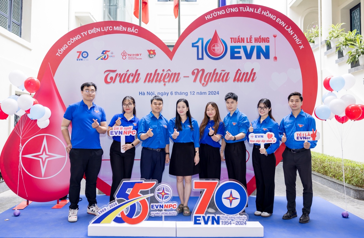 (ĐCSVN) - Vừa qua,Tập đoàn Điện lực Việt Nam (EVN) phối hợp cùng Viện Huyết học - Truyền máu Trung ương và các cơ sở y tế trên toàn quốc đã tổ chức thành công Tuần lễ hồng EVN lần thứ X. 