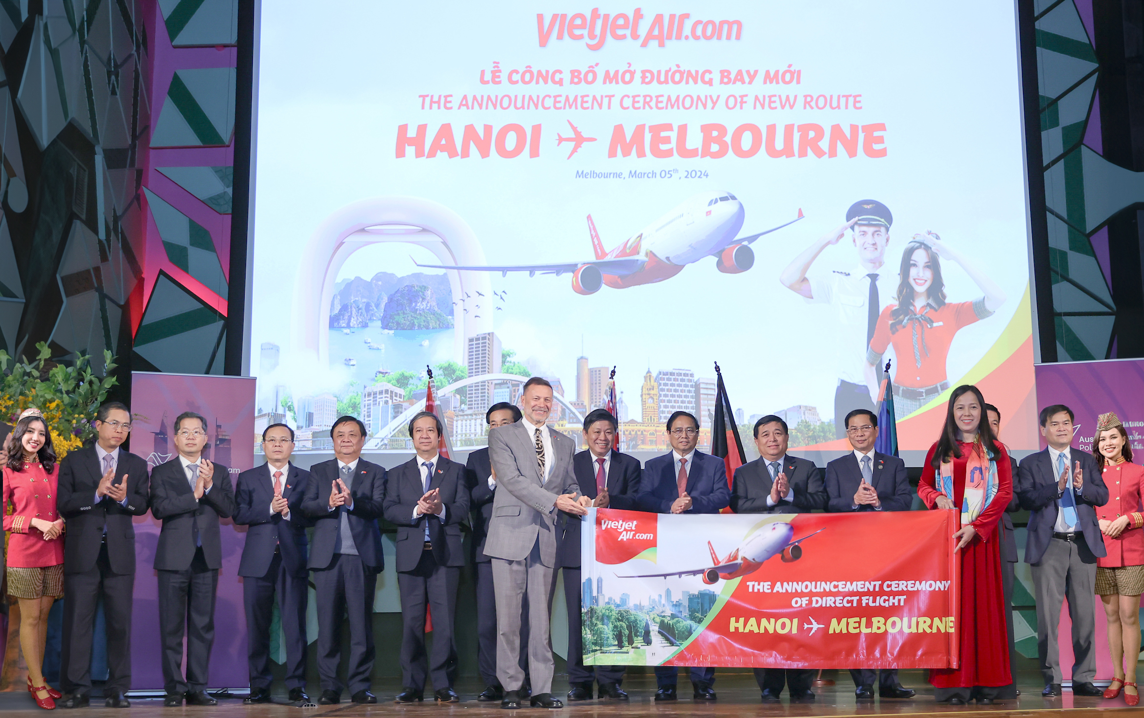 (ĐCSVN) - Đường bay của Vietjet kết nối Thủ đô Hà Nội của Việt Nam với Melbourne, thủ phủ của bang Victoria, thành phố lớn nhất của Australia, sẽ khai trương từ ngày 3/6/2024 với hai chuyến khứ hồi mỗi tuần, thời gian bay khoảng 10 tiếng. 