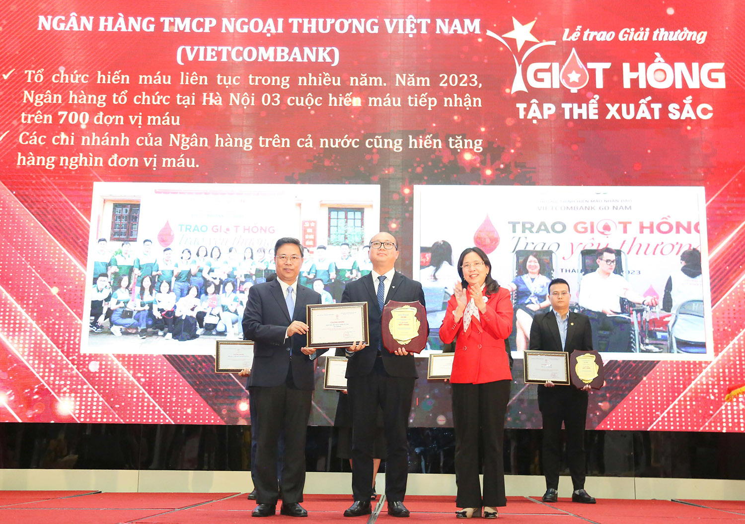 (ĐCSVN) - Kết thúc chương trình hiến máu “Vietcombank 60 năm: Trao giọt hồng – Trao yêu thương”, ghi nhận kết quả có gần 9.000 tình nguyện viên đăng ký hiến máu, trong đó tiếp nhận 6.535 đơn vị máu. Tính đến tháng 11/2023, Vietcombank đã tham hiến tặng 6.886 đơn vị máu, góp phần tăng cường lượng máu dự phòng quốc gia kịp thời phục vụ cấp cứu và điều trị cho người bệnh.