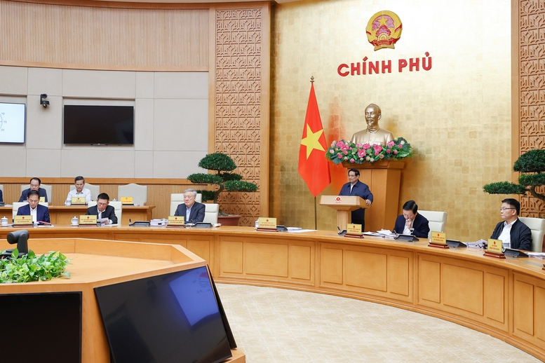 Thủ tướng Phạm Minh Chính: Từ nay đến cuối năm và đầu năm 2025 phải làm cùng lúc 3 nhóm nhiệm vụ lớn, trong đó có nhiều nhiệm vụ khó, phức tạp và nhạy cảm