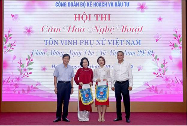 Bộ Kế hoạch và Đầu tư tổ chức Hội thi cắm hoa nghệ thuật Tôn vinh Phụ nữ Việt Nam