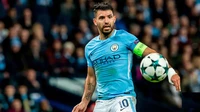 Kyle Walker gọi Aguero là người tập luyện 'tệ hại'