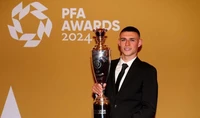 Phil Foden hoàn tất trọn bộ giải thưởng cá nhân