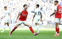 Arsenal liệu có thể trông chờ vào sự ưu ái của Tottenham?