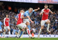 Man.City và Arsenal níu chân nhau ở Etihad