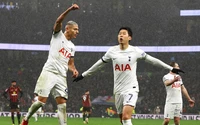 Tottenham quật khởi có chiến thắng kết năm