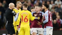 Aston Villa bỏ lỡ ngôi đầu vì VAR?