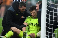 Newcastle nhận cú sốc khi thủ thành Nick Pope phải dưỡng thương đến 4 tháng