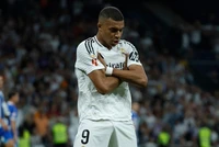 Mbappe dính chấn thương đùi, bỏ lỡ trận derby Madrid