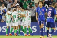 Atletico tiếp tục sa sút với trận thua Real Betis 