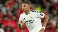 <p>Kylian Mbappe tiếp tục hành động chống lại CLB cũ PSG vì khoản tiền lương chưa được trả 55 triệu EUR, siêu tiền đạo người Pháp thậm chí đã liên hệ với Liên đoàn bóng đá châu Âu (UEFA) nhờ can thiệp.</p>