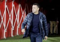 Xavi cán mốc 100 trận dẫn dắt Barca bằng chiến thắng