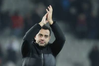 HLV Xavi sẽ ở lại Barcelona thêm một mùa giải nữa