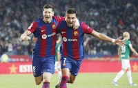 Cú đúp của Lewandowski giúp Barca ngược dòng trên sân nhà