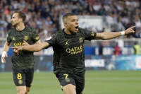 Theo Marca, Kylian Mbappe sẽ chỉ chấp nhận chuyển nhượng vào mùa hè này nếu anh nhận được khoản bồi thường liên quan đến 150 triệu mà anh được đảm bảo ở PSG cho đến năm 2024. Nếu không, cầu thủ người Pháp sẽ tôn trọng hợp đồng và sẽ ra đi tự do vào năm tới.