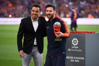 Trong cuộc phỏng vấn mới nhất với tờ Sport, HLV Barcelona thúc đẩy tin đồn chuyển nhượng Leo Messi. Nhà cầm quân xứ Catalan tích cực bàn về sự phù hợp của Messi với đội ngũ hiện tại và tiết lộ việc họ thường xuyên liên lạc.